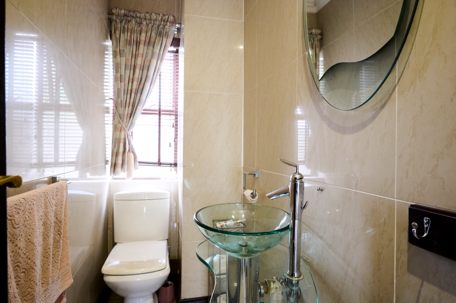 5 Bedroom Property for Sale in Carlswald North Estate Gauteng