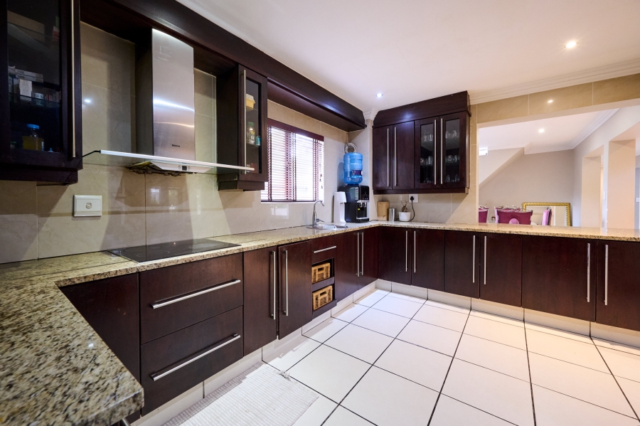 5 Bedroom Property for Sale in Carlswald North Estate Gauteng