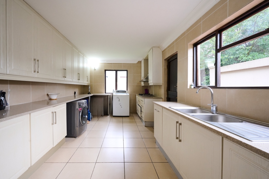 5 Bedroom Property for Sale in Carlswald North Estate Gauteng