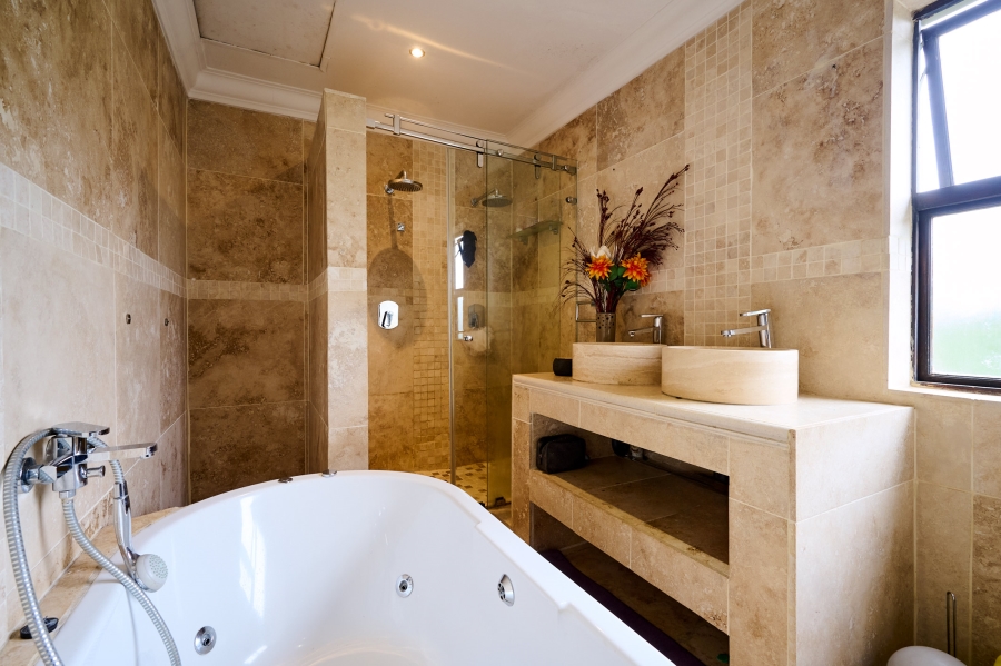 5 Bedroom Property for Sale in Carlswald North Estate Gauteng