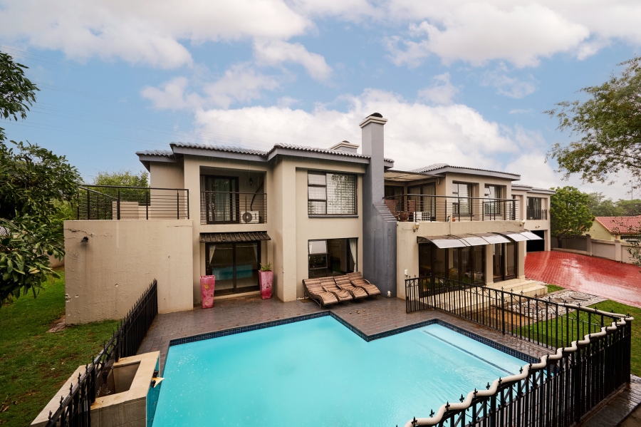5 Bedroom Property for Sale in Carlswald North Estate Gauteng