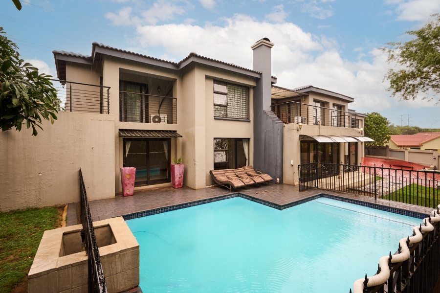 5 Bedroom Property for Sale in Carlswald North Estate Gauteng