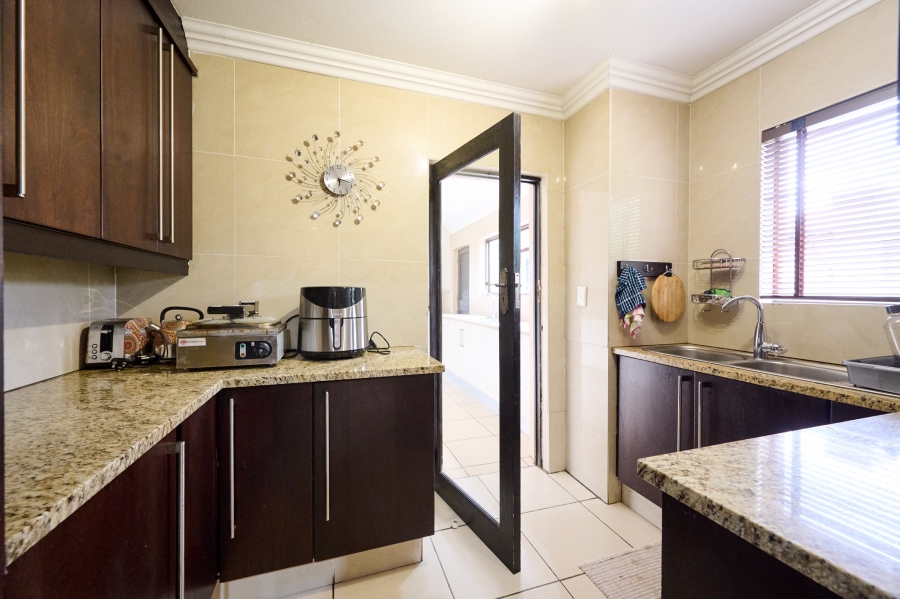 5 Bedroom Property for Sale in Carlswald North Estate Gauteng