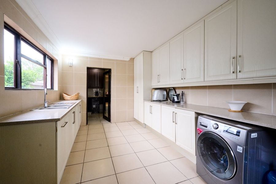 5 Bedroom Property for Sale in Carlswald North Estate Gauteng