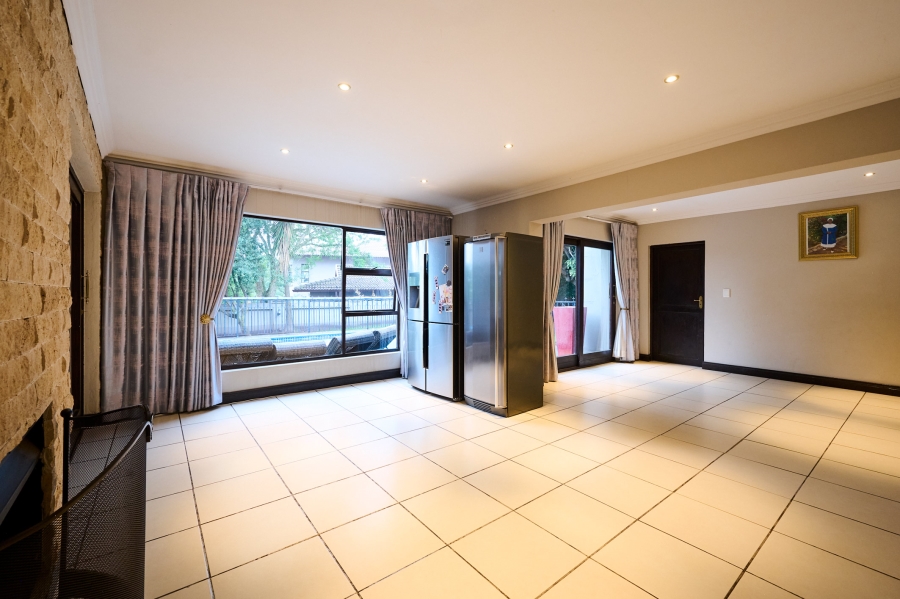 5 Bedroom Property for Sale in Carlswald North Estate Gauteng