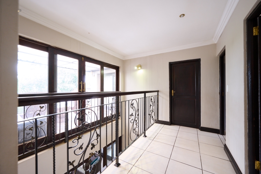 5 Bedroom Property for Sale in Carlswald North Estate Gauteng