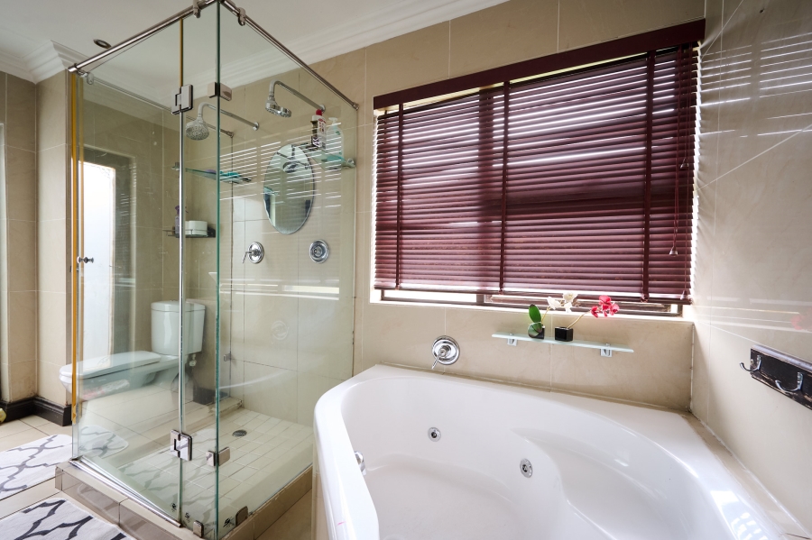 5 Bedroom Property for Sale in Carlswald North Estate Gauteng