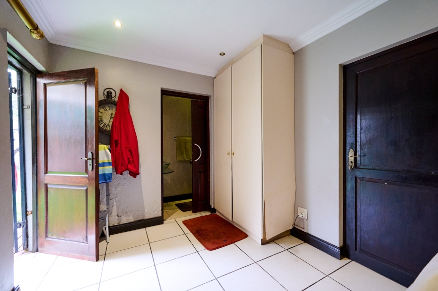 5 Bedroom Property for Sale in Carlswald North Estate Gauteng