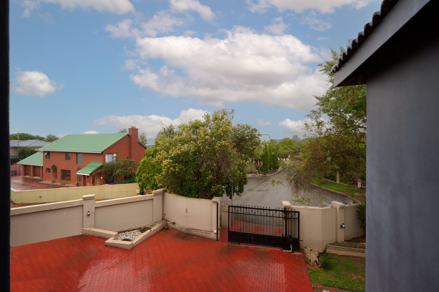 5 Bedroom Property for Sale in Carlswald North Estate Gauteng