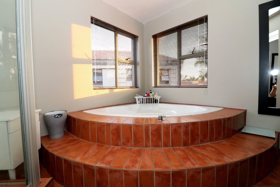 3 Bedroom Property for Sale in Glen Erasmia Gauteng