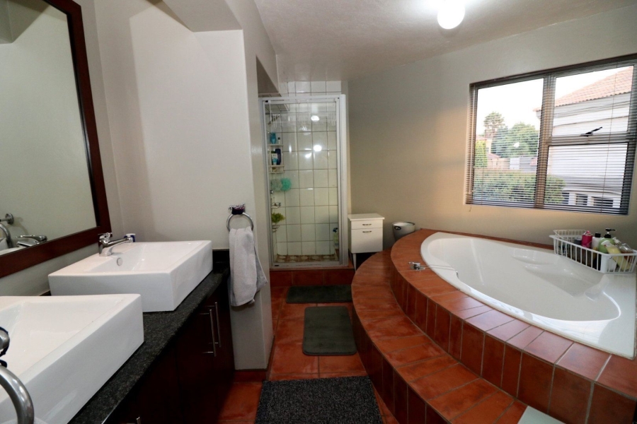 3 Bedroom Property for Sale in Glen Erasmia Gauteng