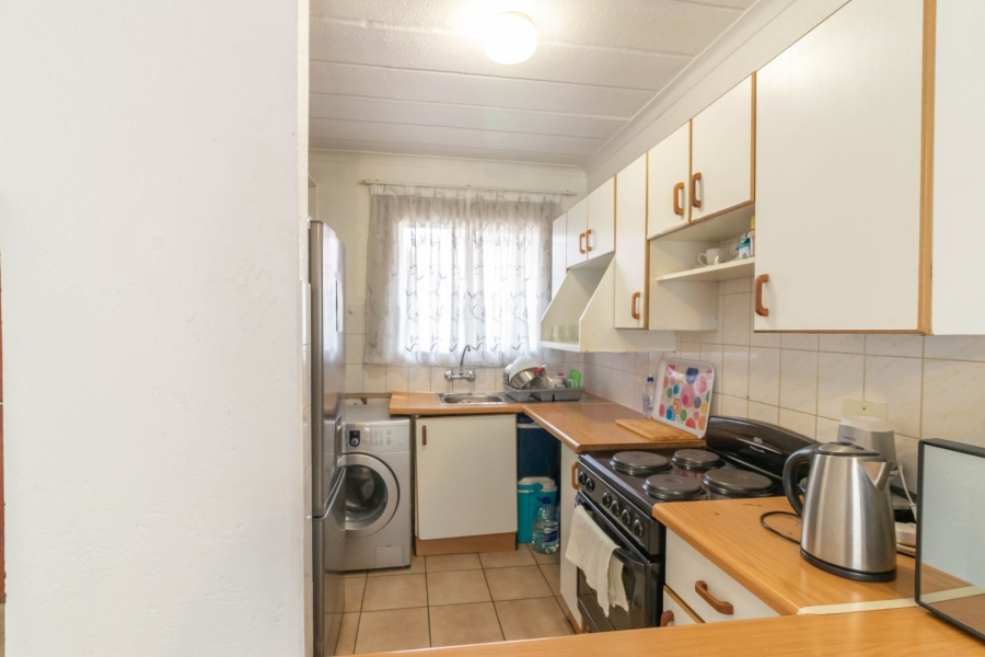 2 Bedroom Property for Sale in Glen Marais Gauteng