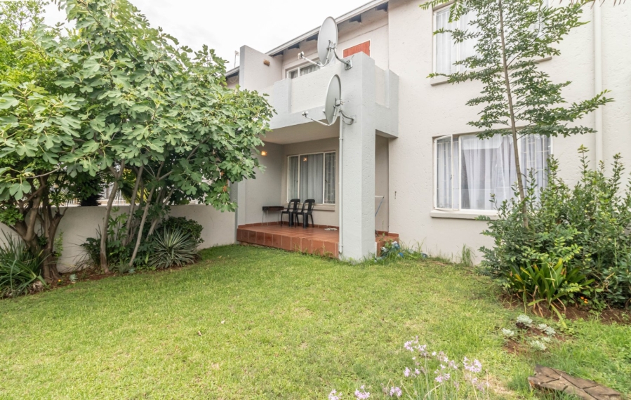 2 Bedroom Property for Sale in Glen Marais Gauteng