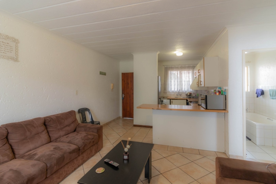 2 Bedroom Property for Sale in Glen Marais Gauteng