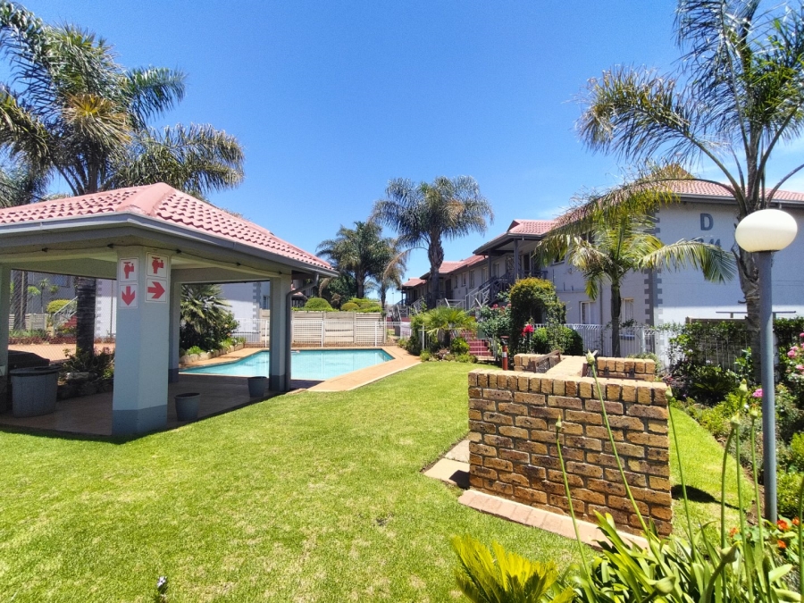 1 Bedroom Property for Sale in Glen Marais Gauteng