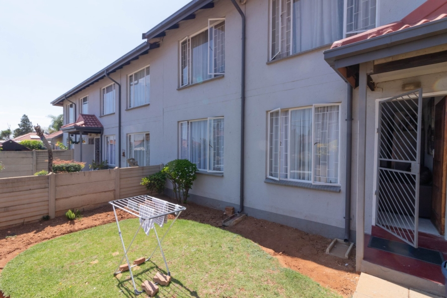 1 Bedroom Property for Sale in Glen Marais Gauteng