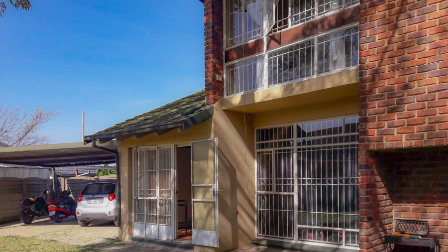 4 Bedroom Property for Sale in Bonaero Park Gauteng