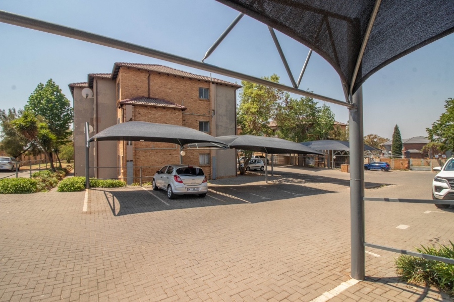 2 Bedroom Property for Sale in Birchleigh Gauteng