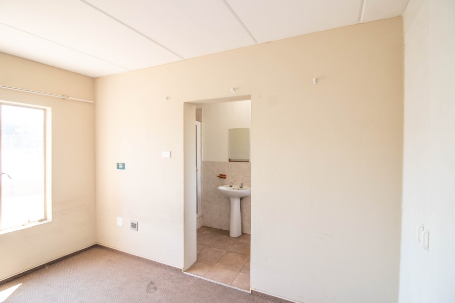 2 Bedroom Property for Sale in Birchleigh Gauteng