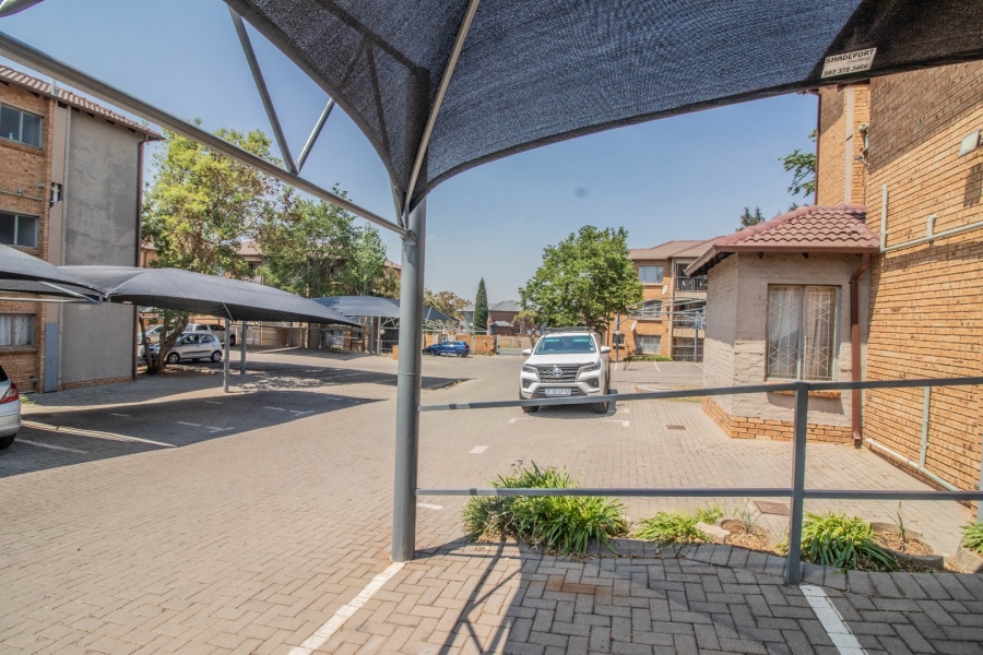 2 Bedroom Property for Sale in Birchleigh Gauteng