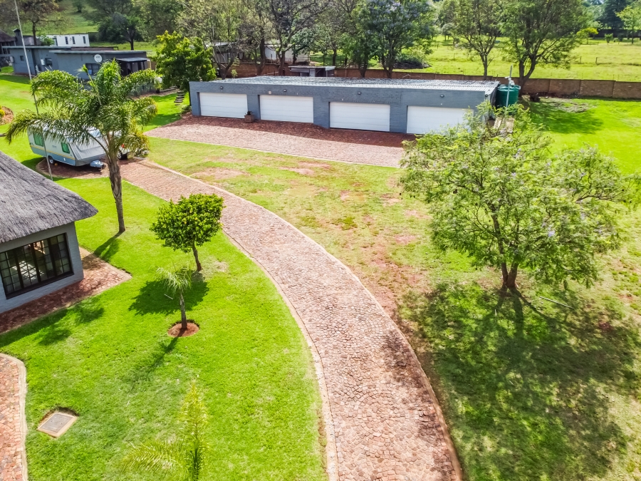 11 Bedroom Property for Sale in Protea Ridge Gauteng