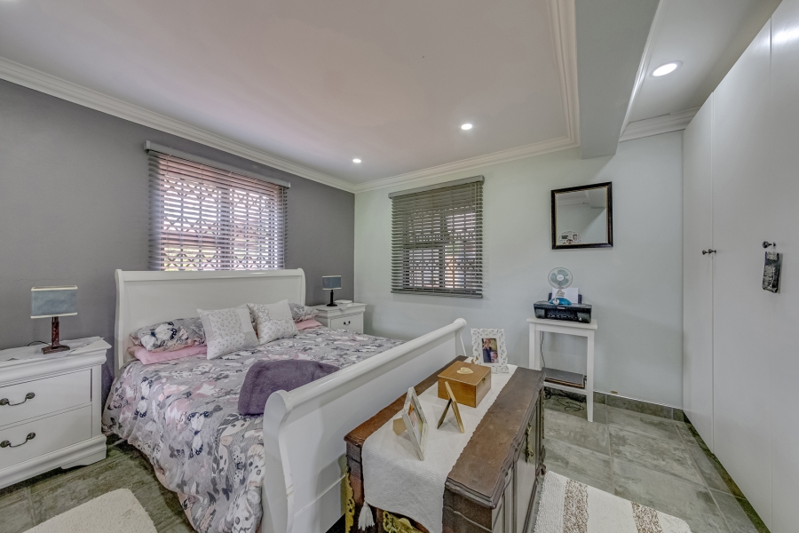 11 Bedroom Property for Sale in Protea Ridge Gauteng