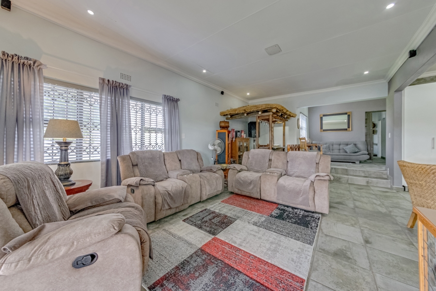 11 Bedroom Property for Sale in Protea Ridge Gauteng