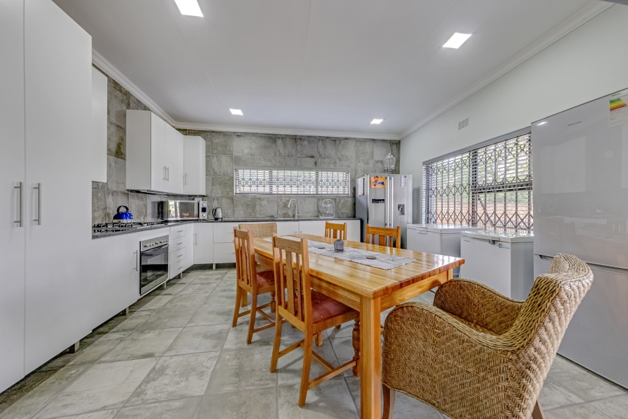 11 Bedroom Property for Sale in Protea Ridge Gauteng