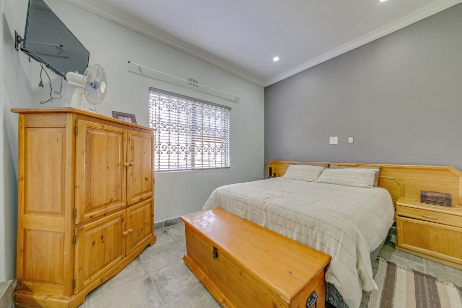 11 Bedroom Property for Sale in Protea Ridge Gauteng