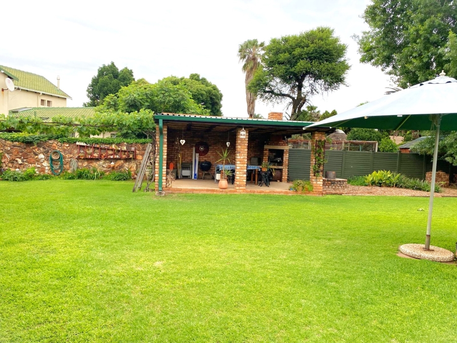 4 Bedroom Property for Sale in Doringkloof Gauteng