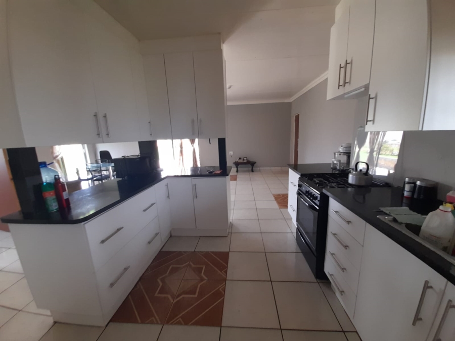 To Let 2 Bedroom Property for Rent in Helderstrome AH Gauteng