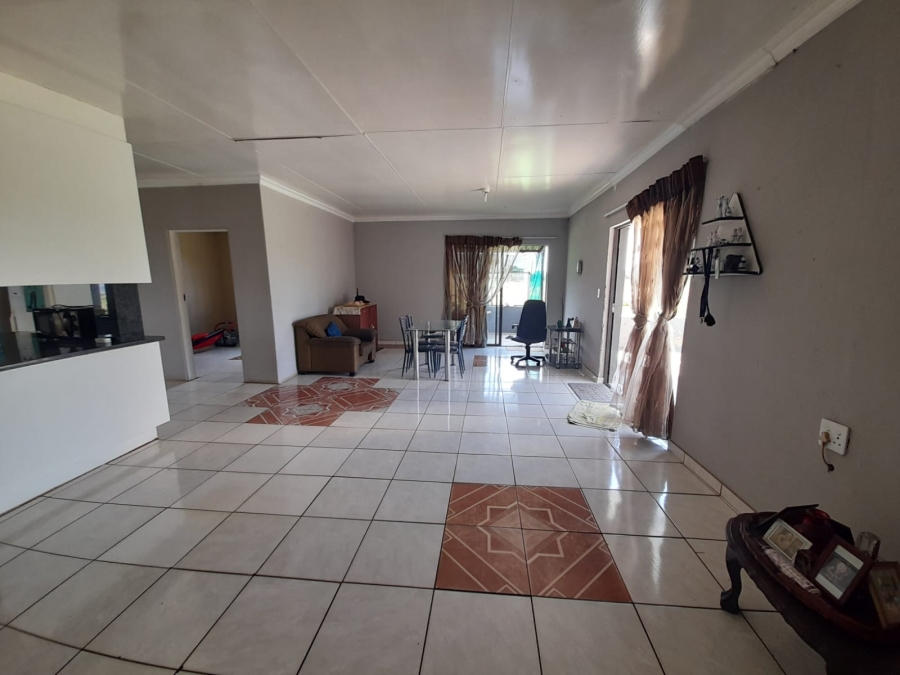 To Let 2 Bedroom Property for Rent in Helderstrome AH Gauteng