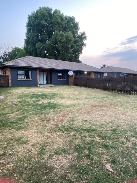 3 Bedroom Property for Sale in Comet Gauteng