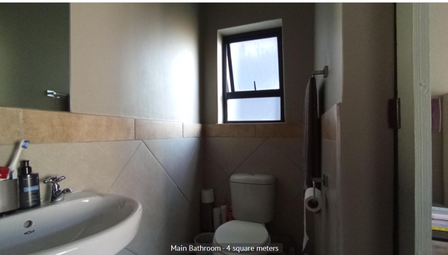 2 Bedroom Property for Sale in Glen Austin Gauteng