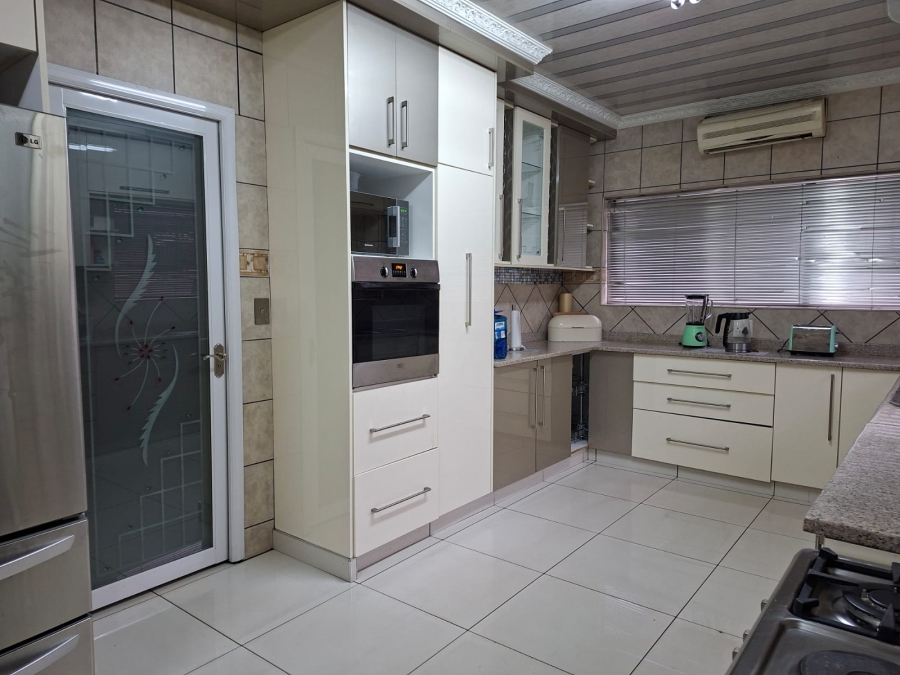 4 Bedroom Property for Sale in Vanderbijlpark SE 7 Gauteng