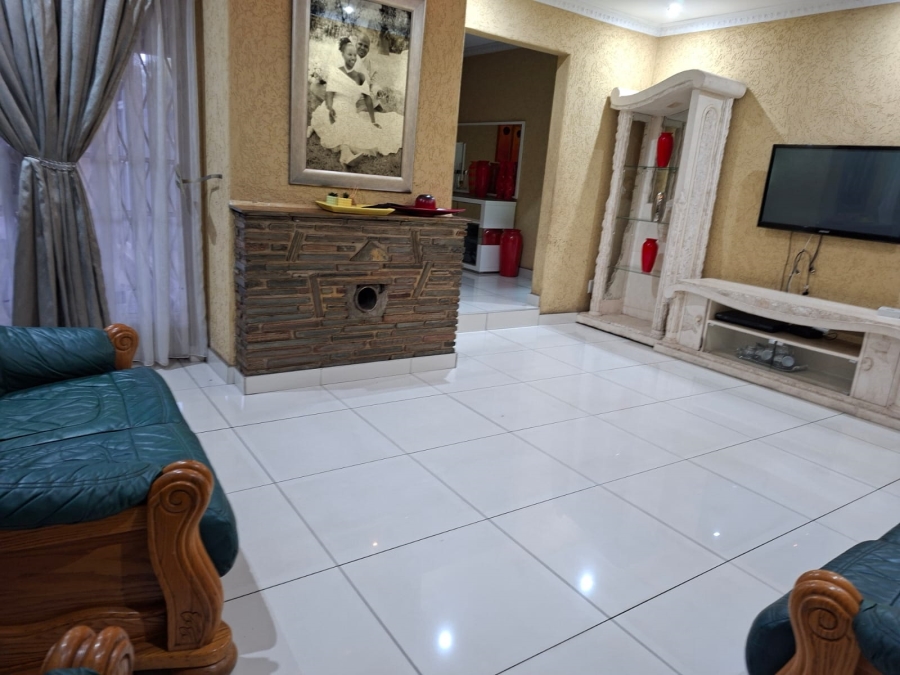 4 Bedroom Property for Sale in Vanderbijlpark SE 7 Gauteng