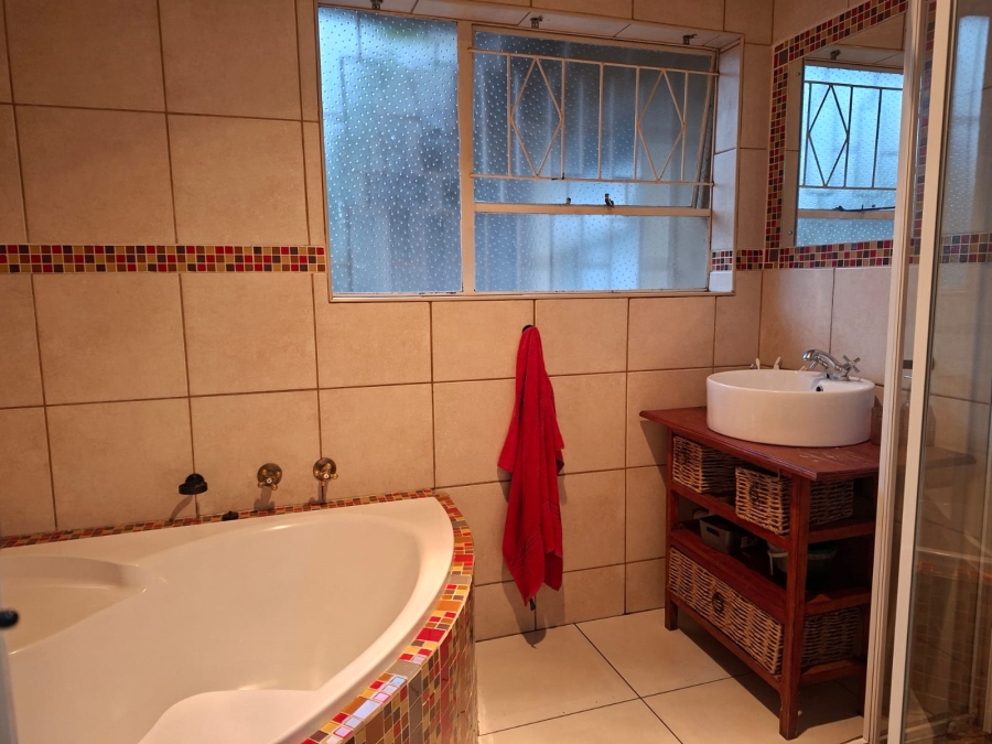 4 Bedroom Property for Sale in Vanderbijlpark SE 7 Gauteng