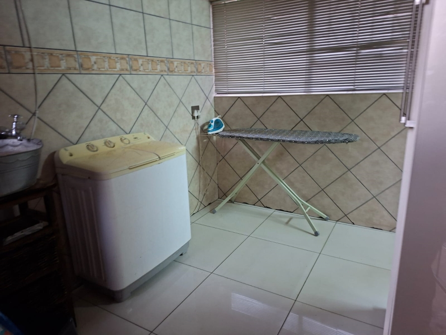 4 Bedroom Property for Sale in Vanderbijlpark SE 7 Gauteng