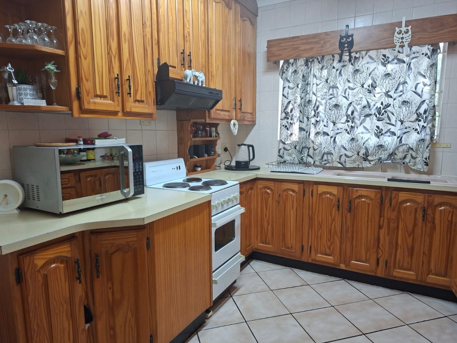 4 Bedroom Property for Sale in Vanderbijlpark SE 7 Gauteng