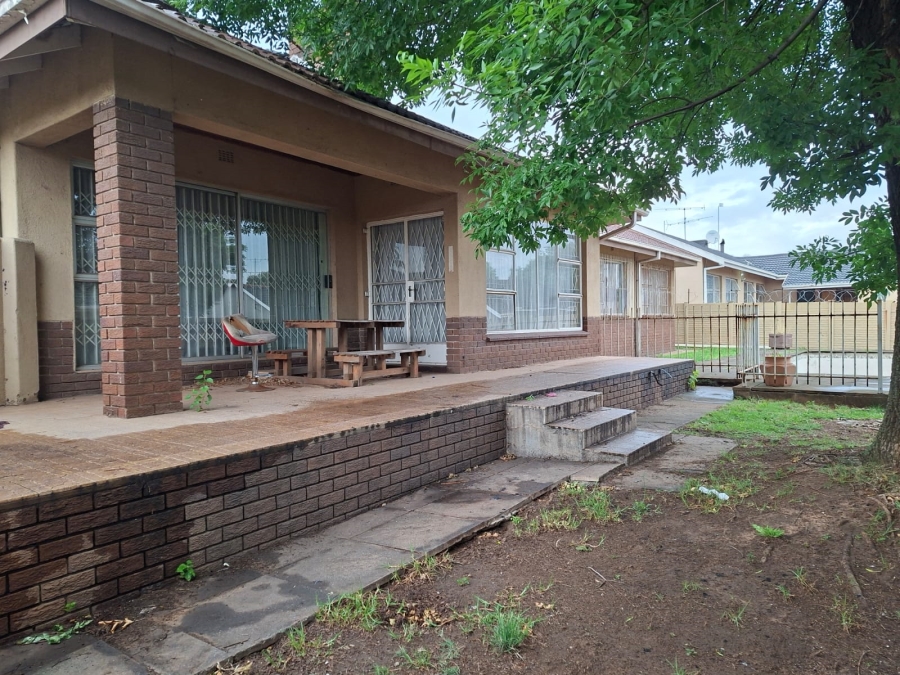 4 Bedroom Property for Sale in Vanderbijlpark SE 7 Gauteng