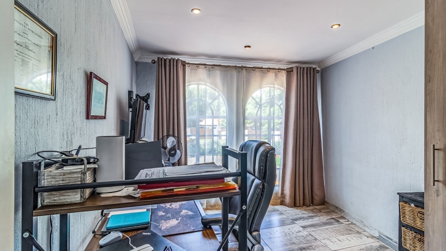 4 Bedroom Property for Sale in Oriel Gauteng