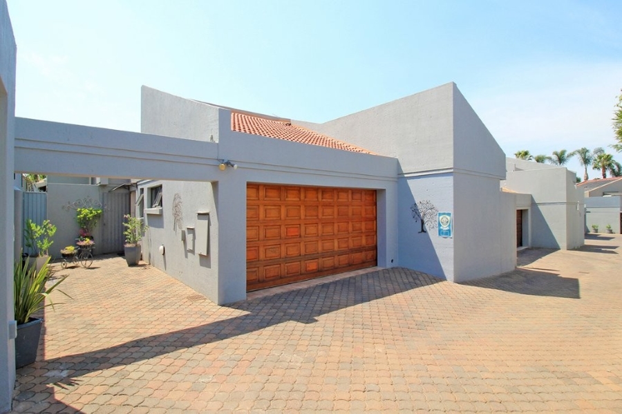 3 Bedroom Property for Sale in Glenhazel Gauteng