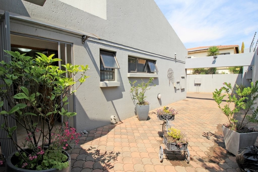 3 Bedroom Property for Sale in Glenhazel Gauteng