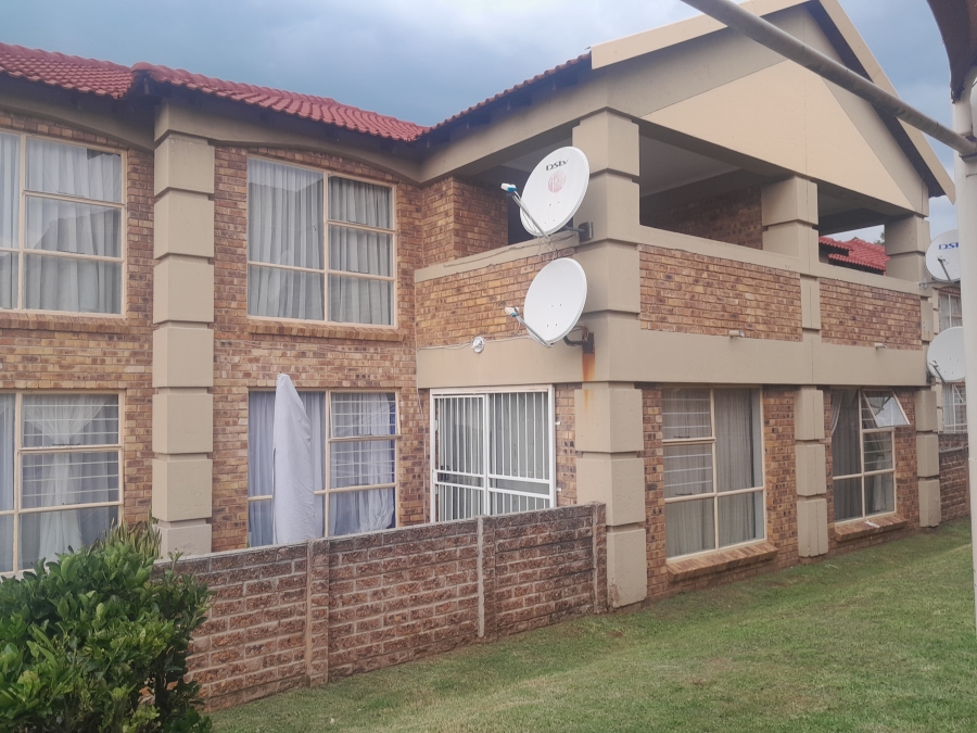 2 Bedroom Property for Sale in Liefde en Vrede Gauteng