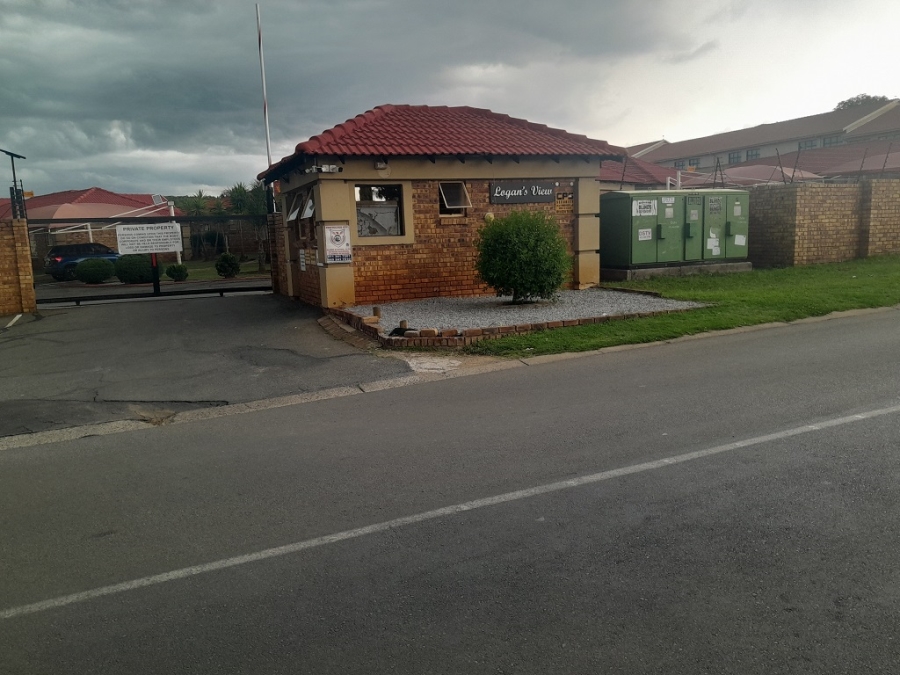2 Bedroom Property for Sale in Liefde en Vrede Gauteng
