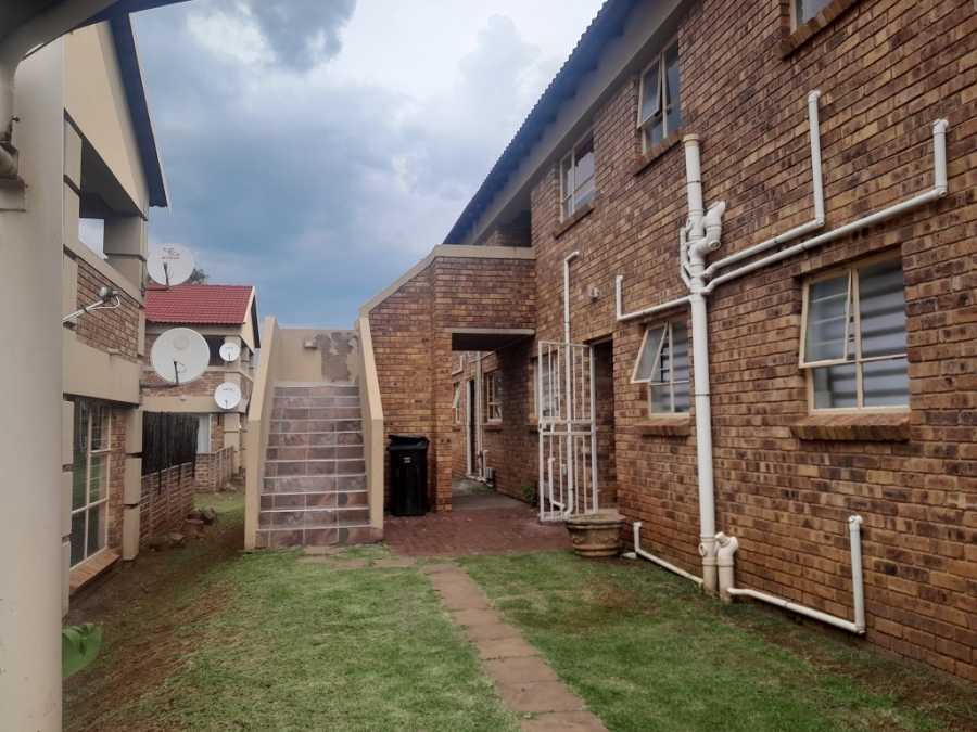 2 Bedroom Property for Sale in Liefde en Vrede Gauteng