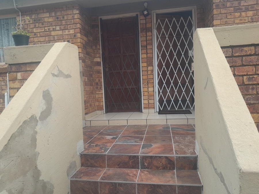 2 Bedroom Property for Sale in Liefde en Vrede Gauteng