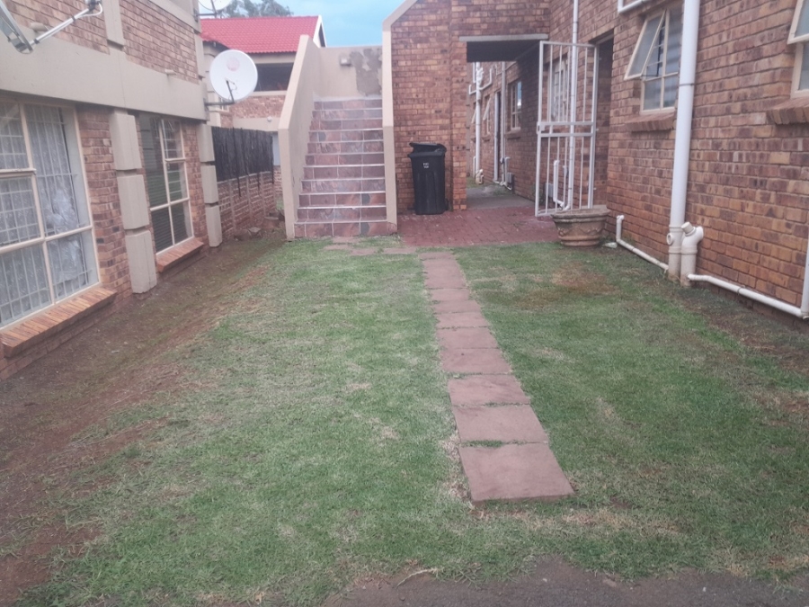 2 Bedroom Property for Sale in Liefde en Vrede Gauteng