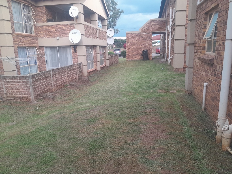 2 Bedroom Property for Sale in Liefde en Vrede Gauteng