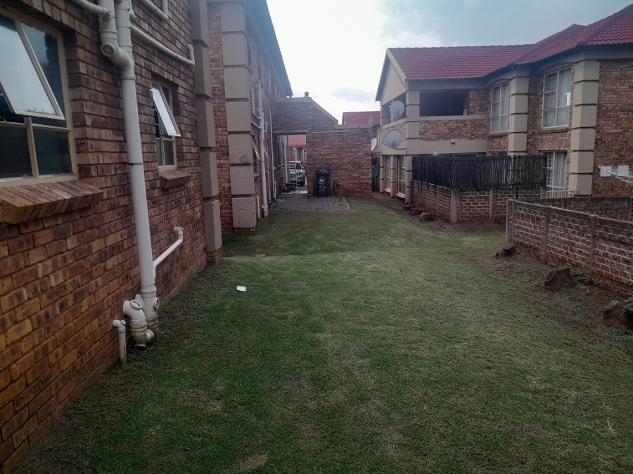 2 Bedroom Property for Sale in Liefde en Vrede Gauteng